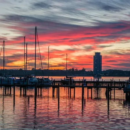 Hausboot Hilja Botel *