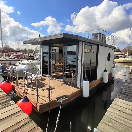 Botel Hausboot Hilja *