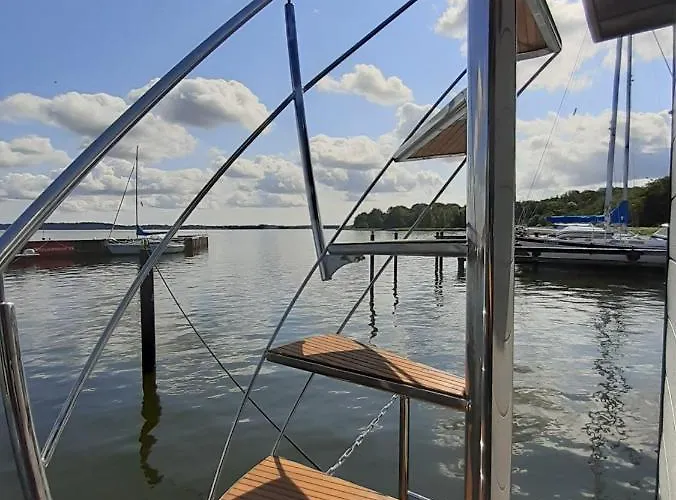 Hausboot Hilja Schleswig